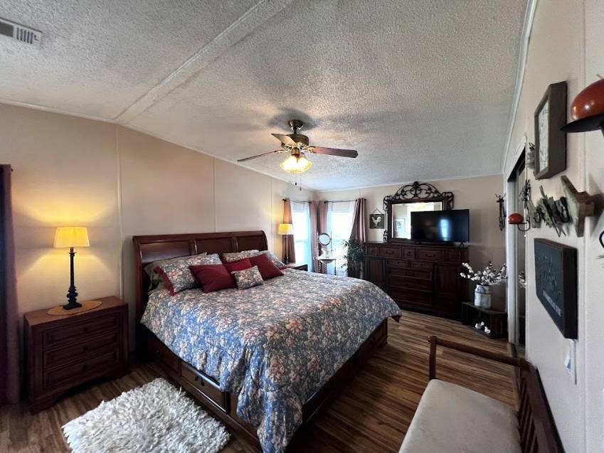 1011 Eagle Drive a Winter Haven, FL Mobile or Manufactured Home for Sale